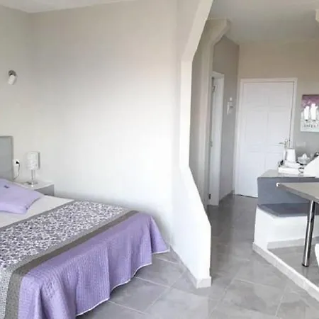 Διαμέρισμα Paradise Beach View Studio *